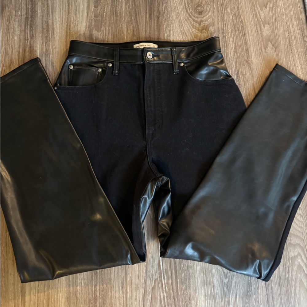 Abercrombie & Fitch Black Ultra High Rise Straight pants